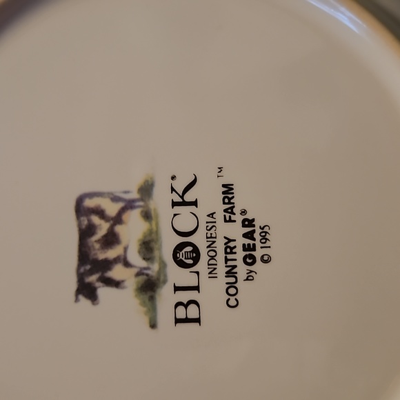 Block by Gear Country Farm Roster 8 inch plates set of 2 - Picture 4 of 5